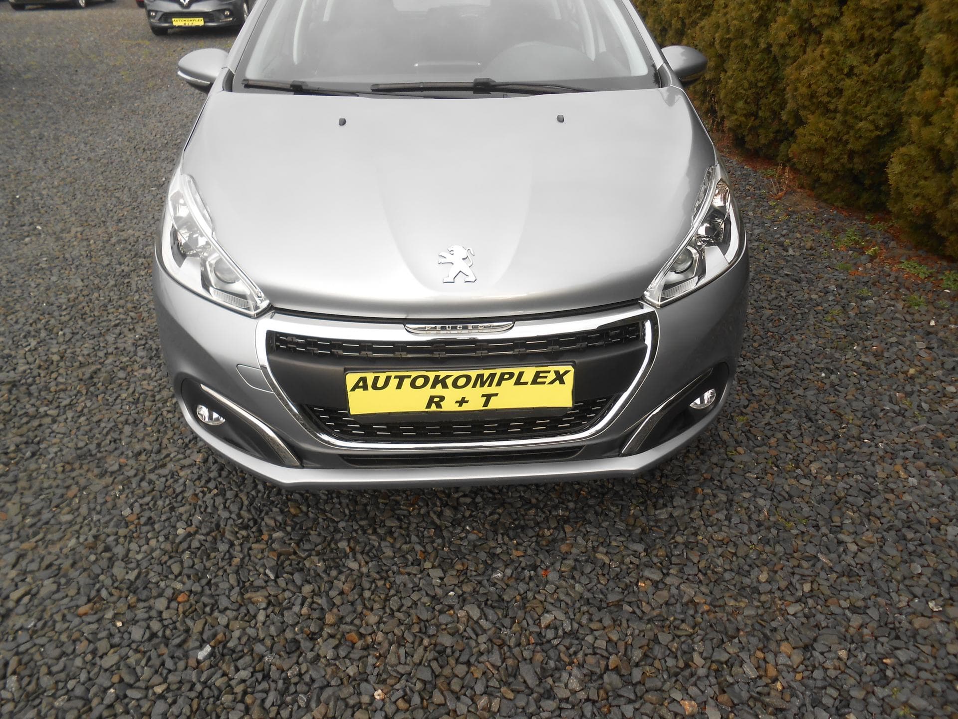 2018 Peugeot 208 - 9
