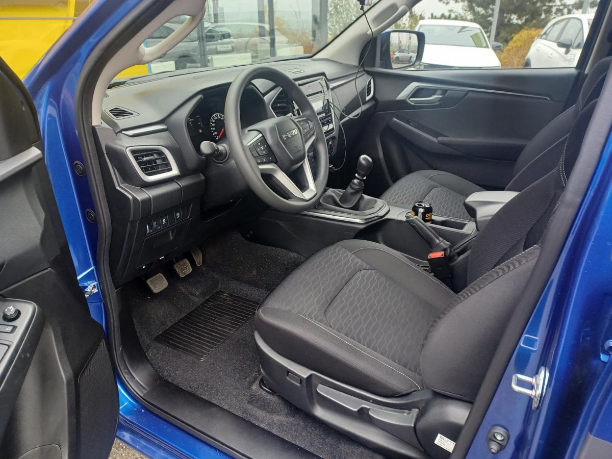 2024 Isuzu D-MAX - 9