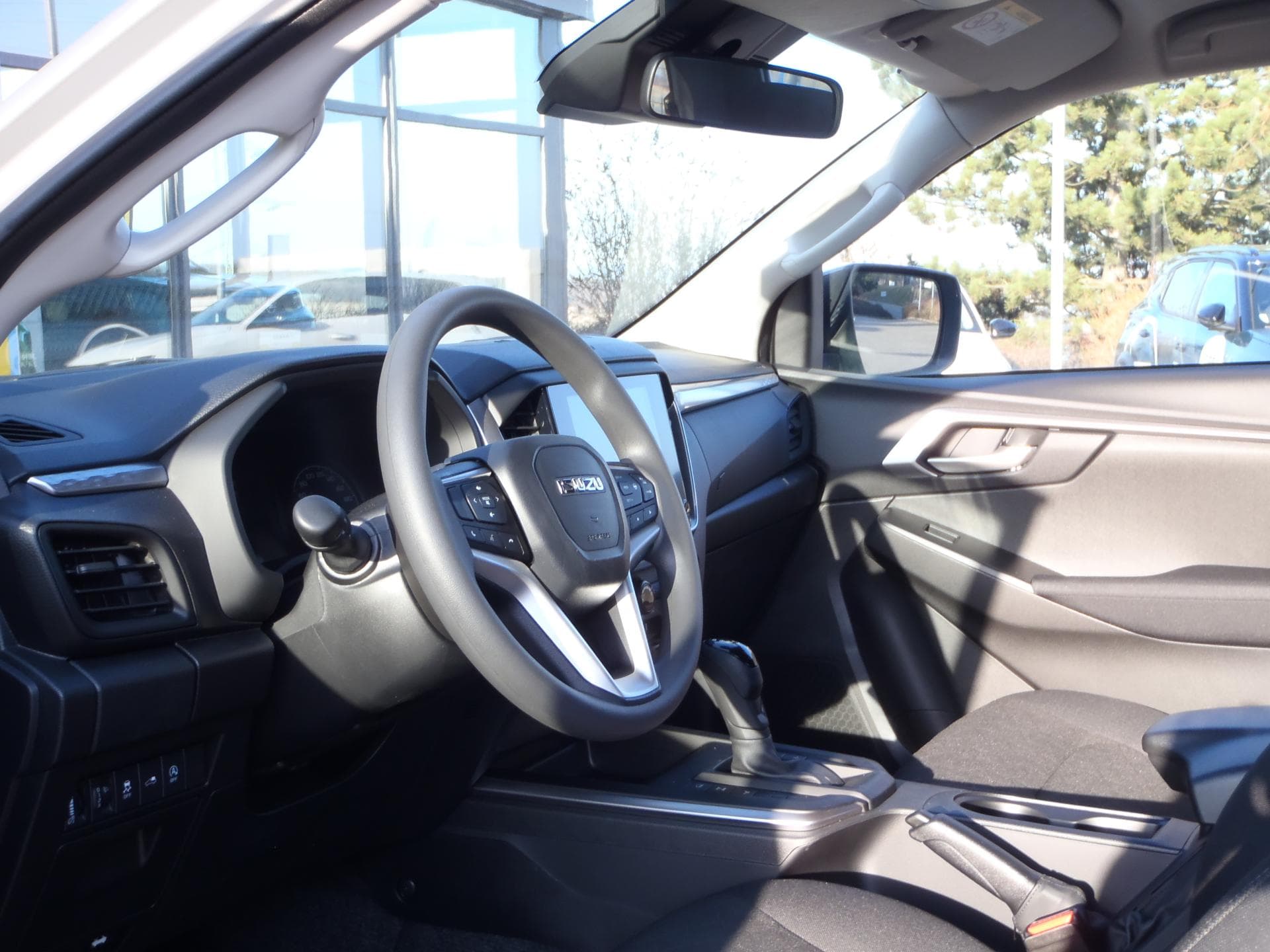 2025 Isuzu D-Max - 33