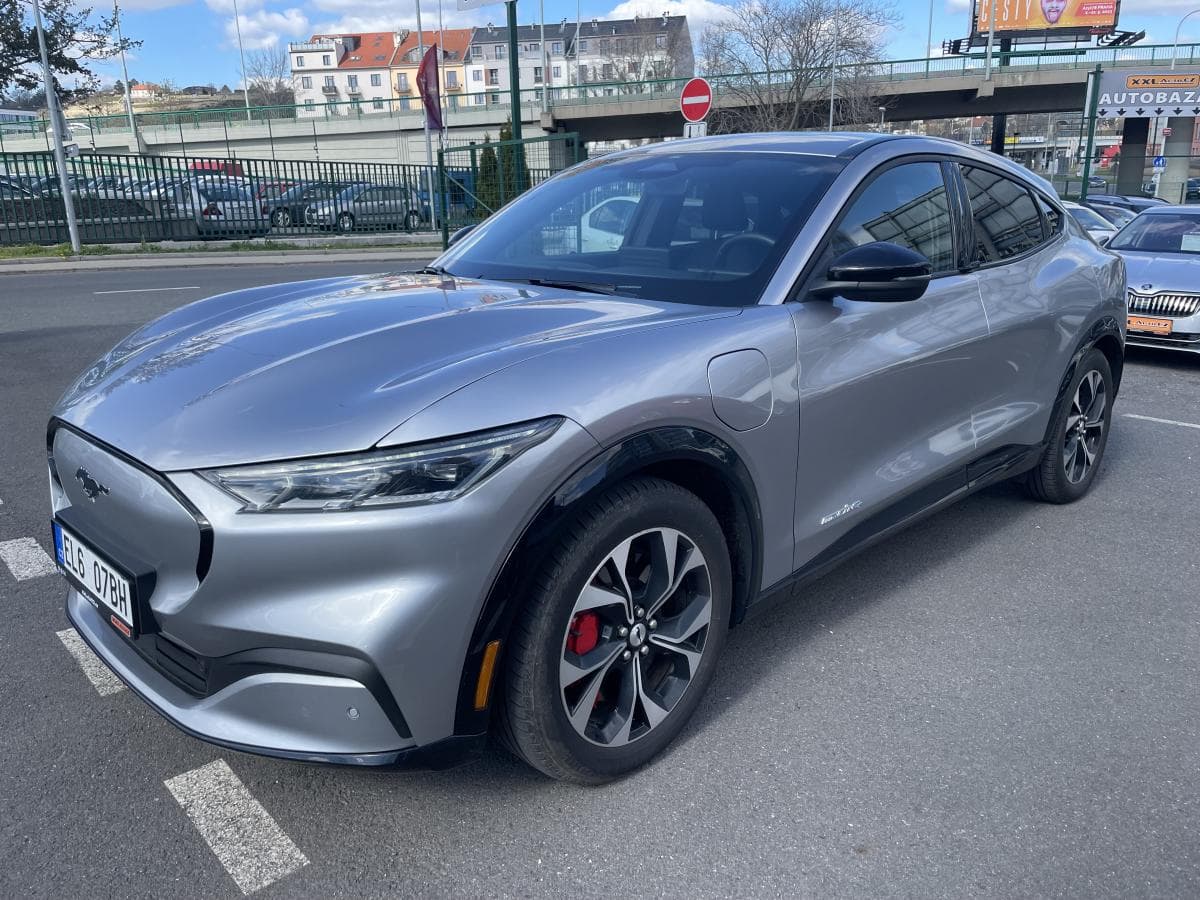 Ford Mustang Mach-E AWD 