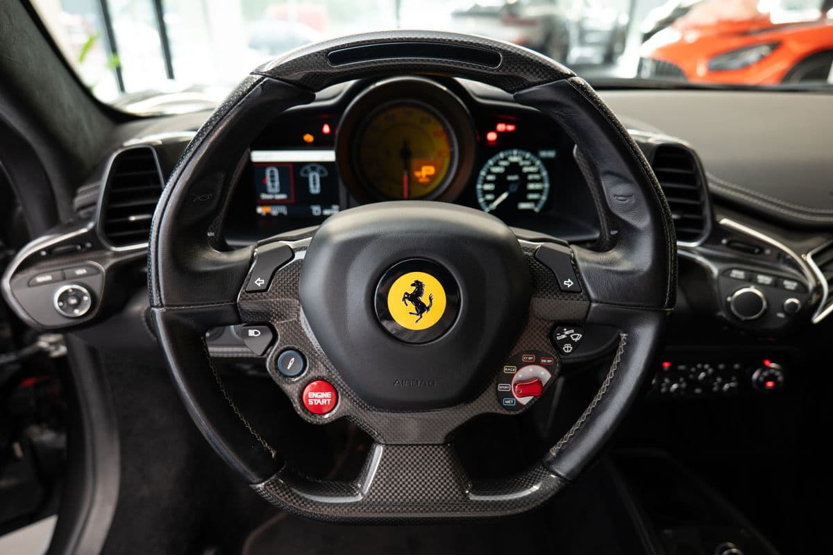 2011 Ferrari 458 - 6