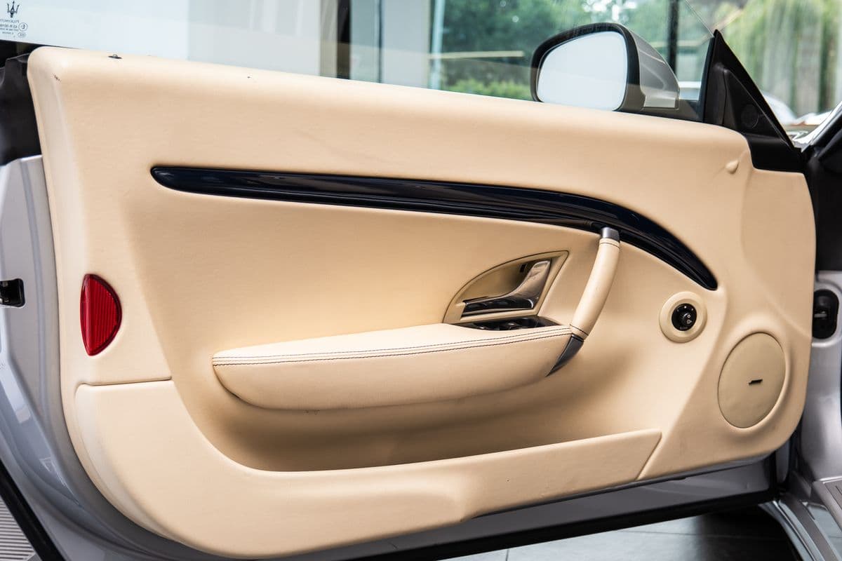 2010 Maserati GRANCABRIO - 7