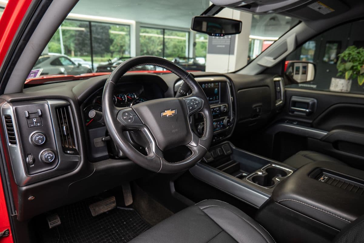 2017 Chevrolet SILVERADO - 4