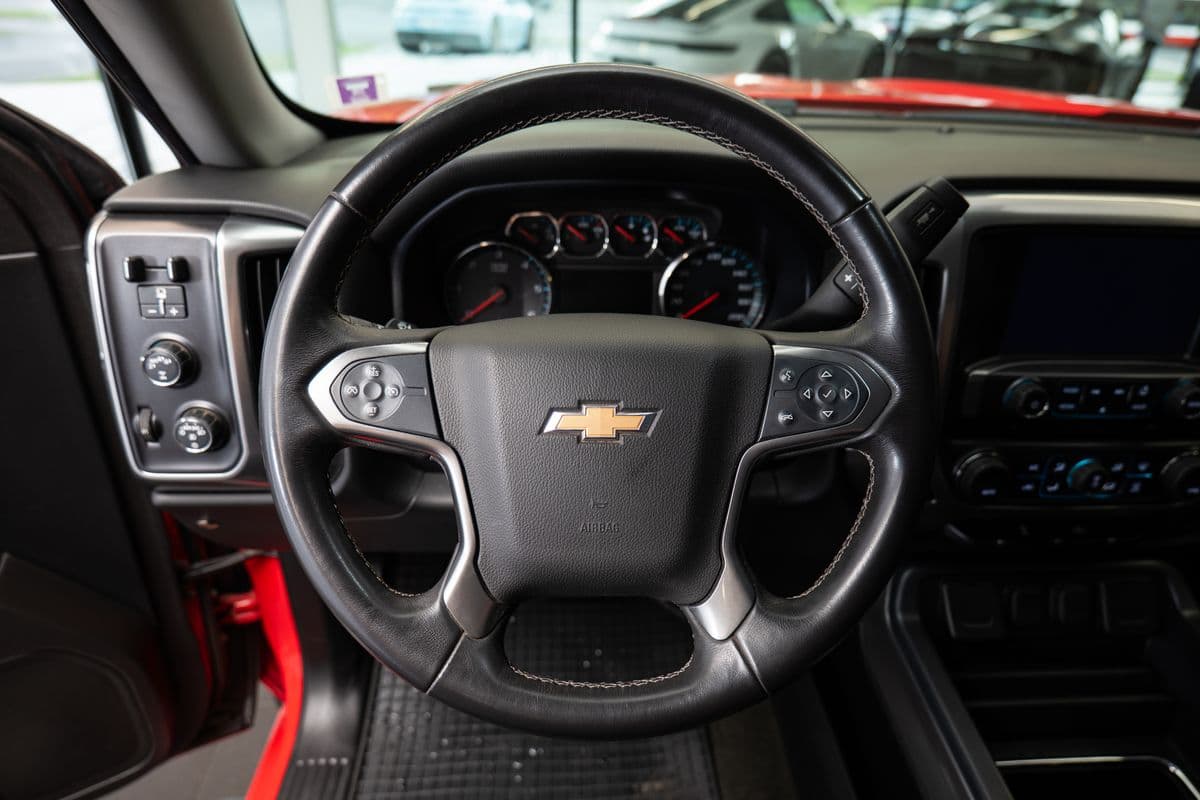 2017 Chevrolet SILVERADO - 5