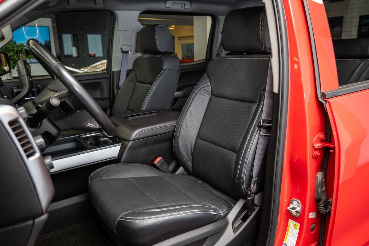 2017 Chevrolet SILVERADO - 6