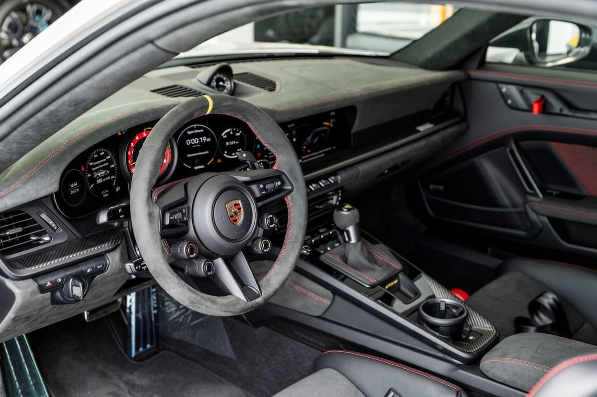 2025 Porsche 911 - 5
