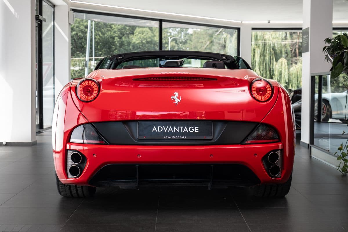 2011 Ferrari CALIFORNIA - 3