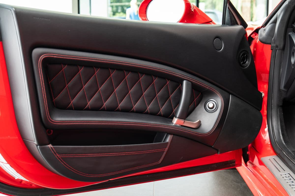 2011 Ferrari CALIFORNIA - 7