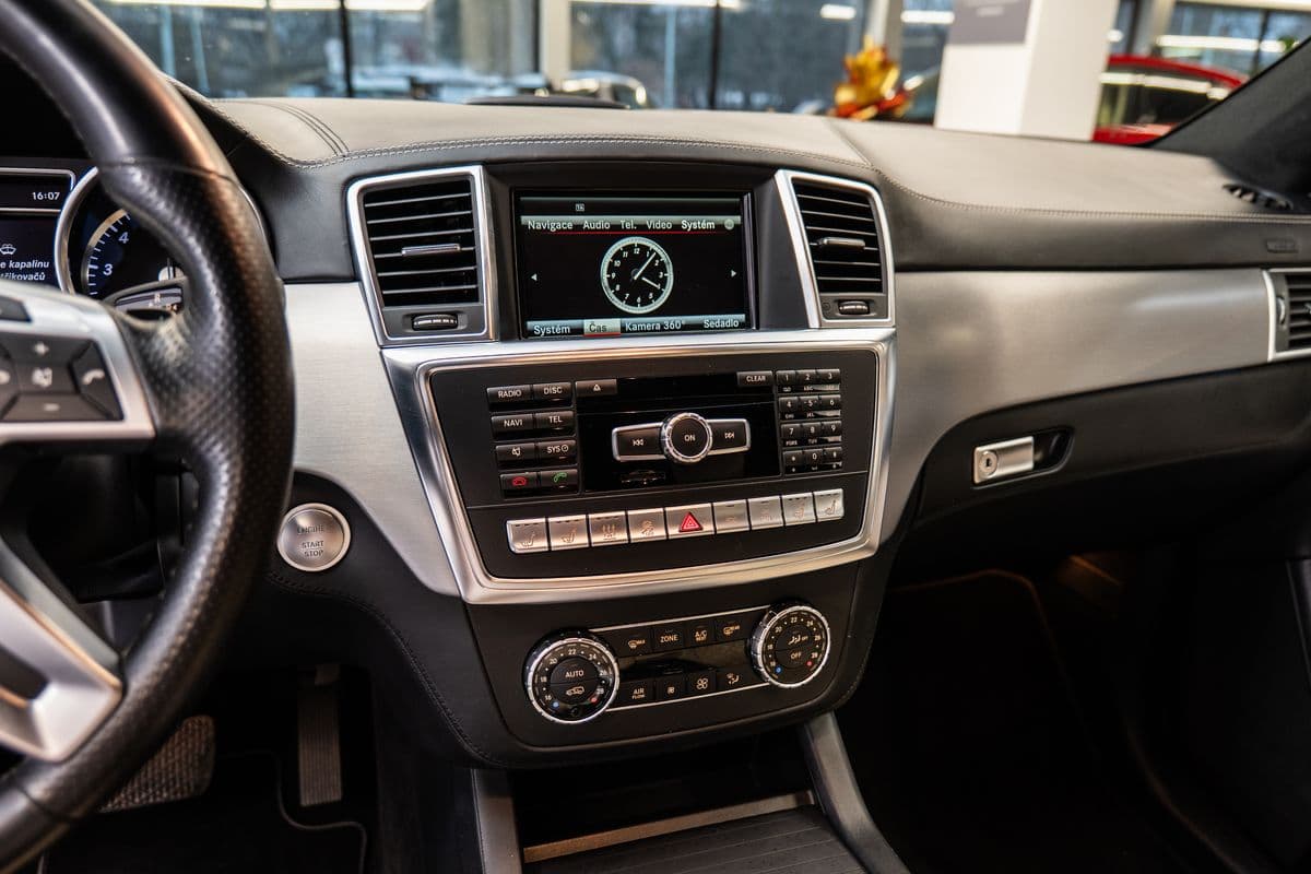 2015 Mercedes-Benz GL - 12
