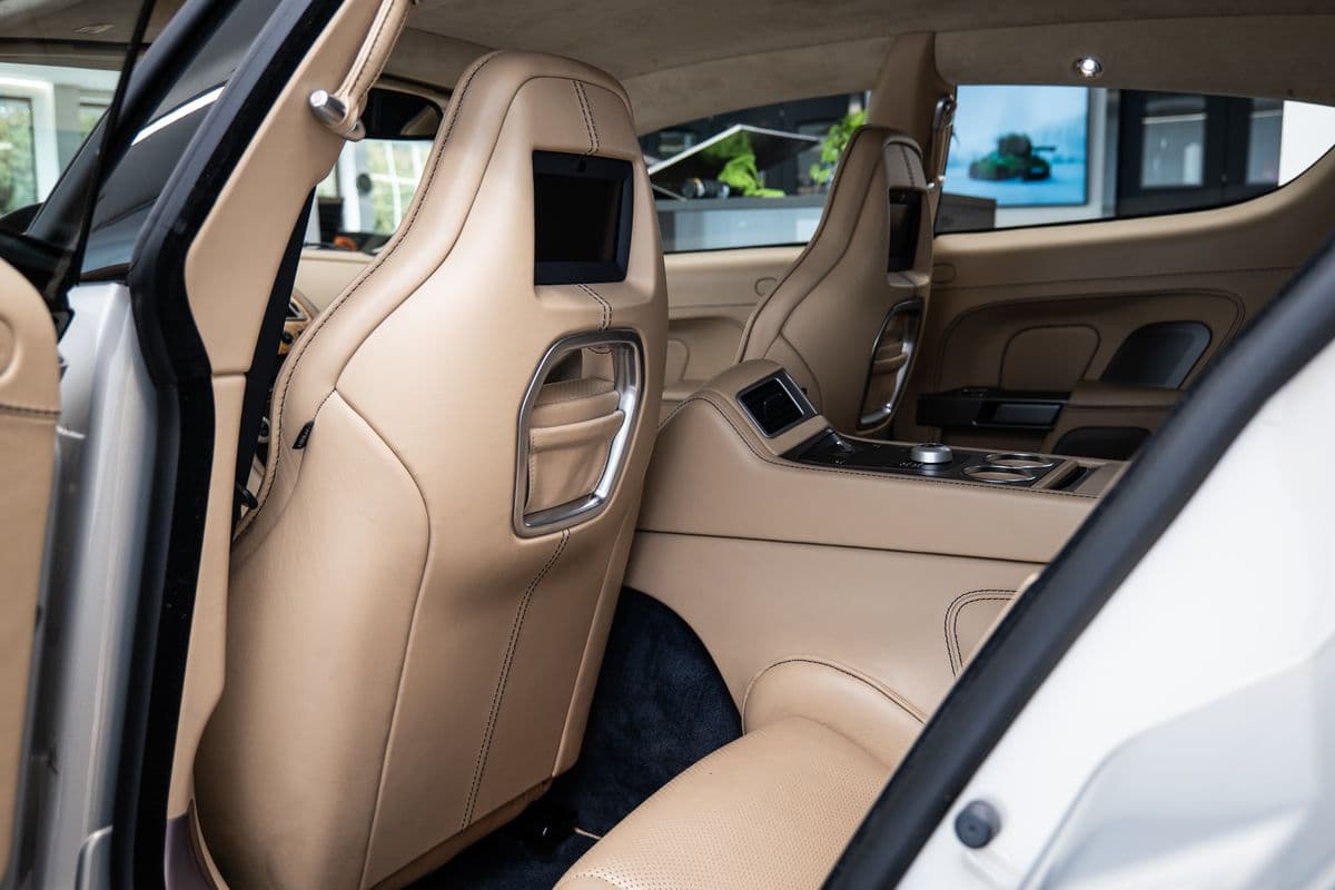 2010 Aston Martin RAPIDE - 10