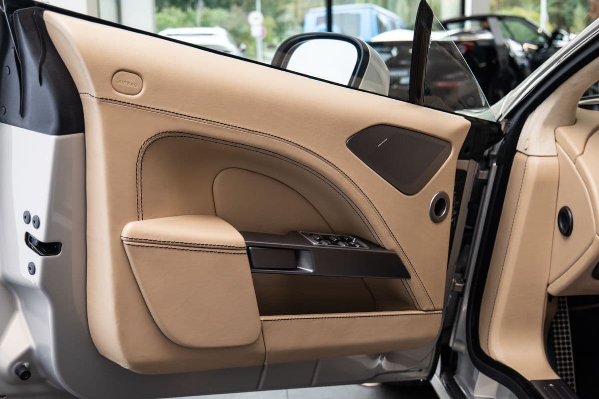 2010 Aston Martin RAPIDE - 9