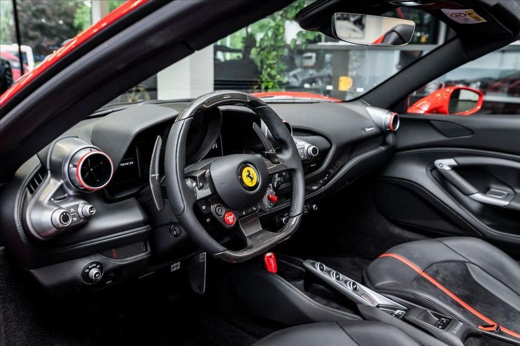 Ferrari F8 - 5