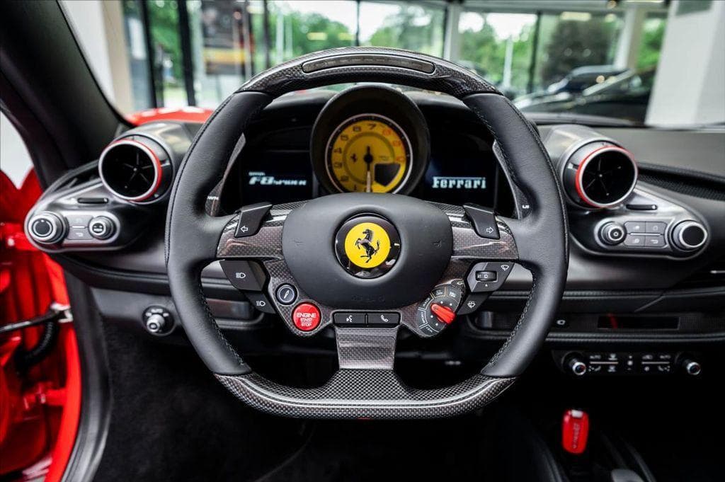 Ferrari F8 - 6