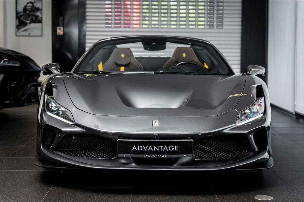 Ferrari F8 - 2