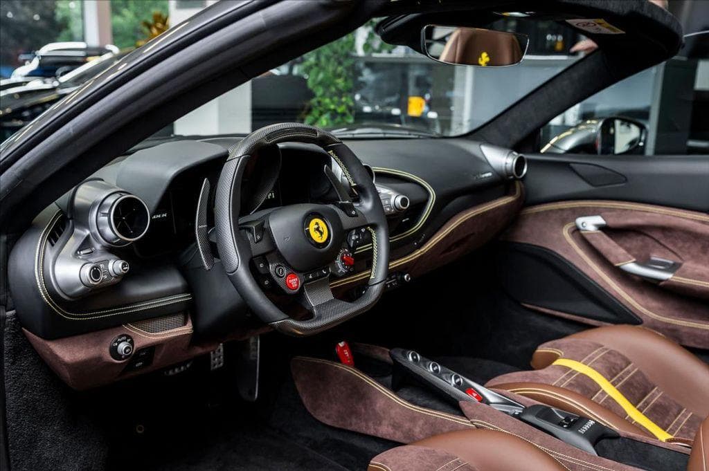 Ferrari F8 - 5