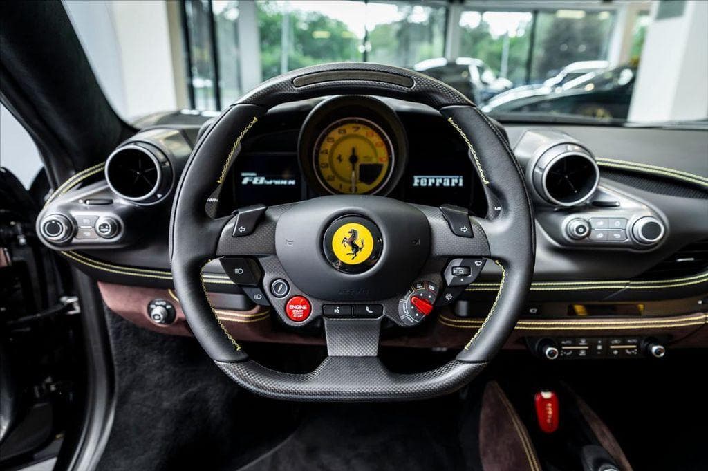 Ferrari F8 - 6