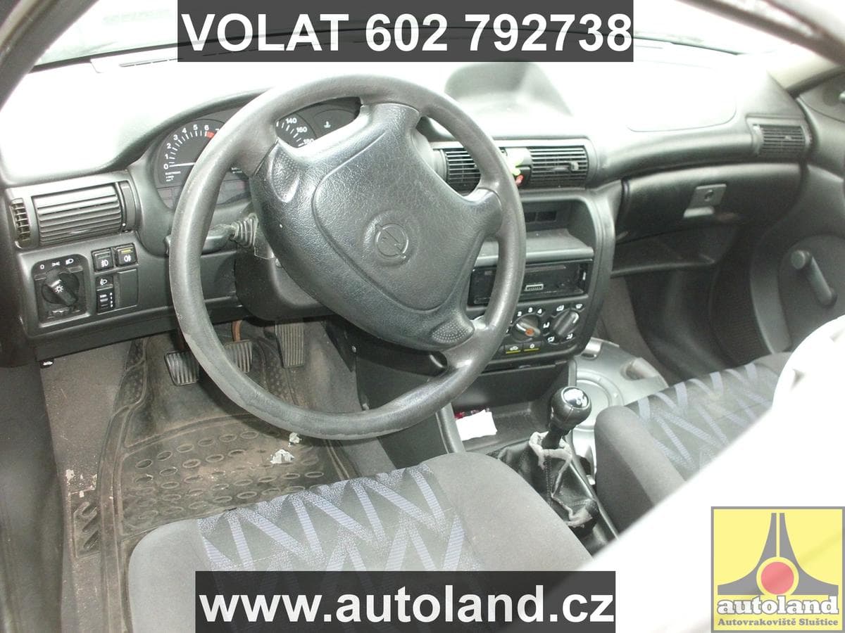 Opel ASTRA - 8