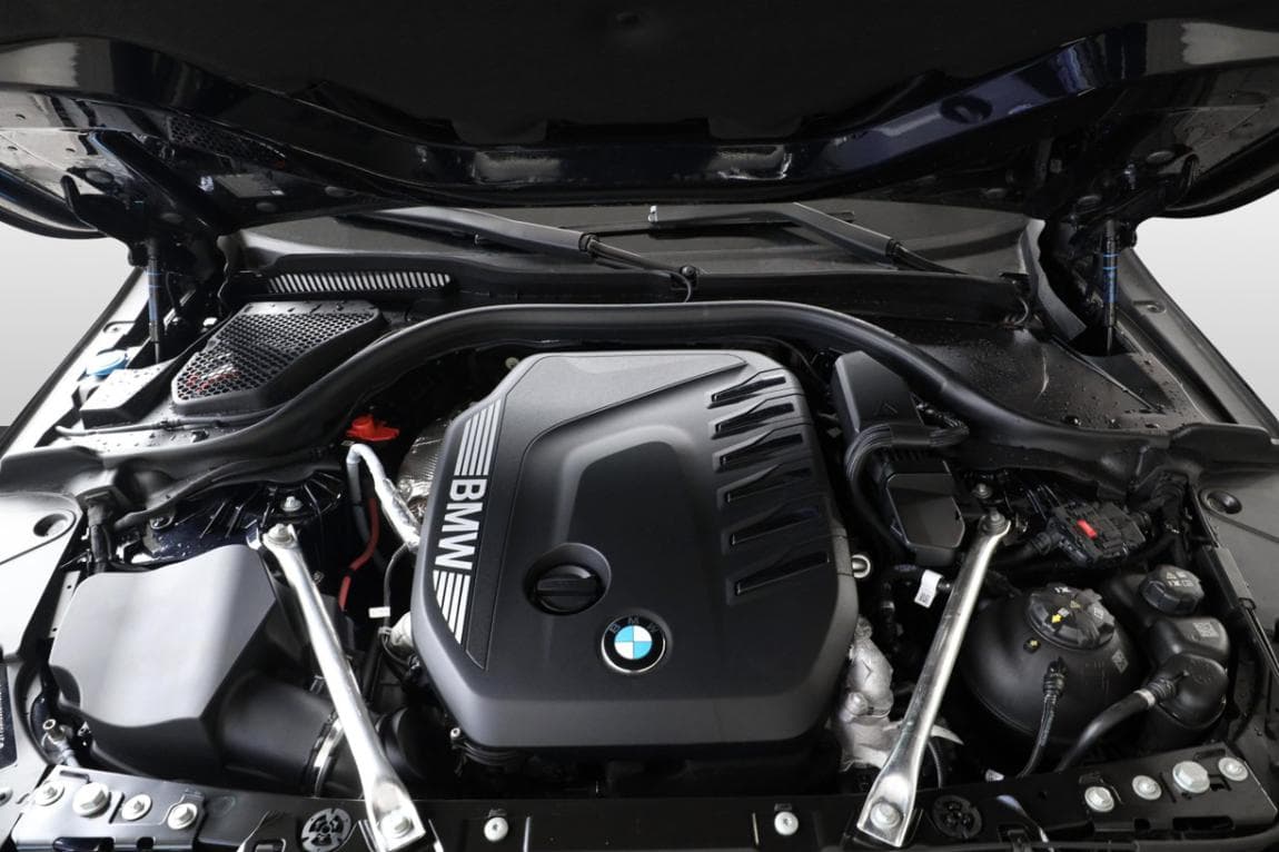 2025 BMW 5-Series - 9