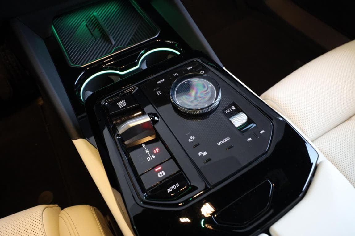 2025 BMW 5-Series - 19