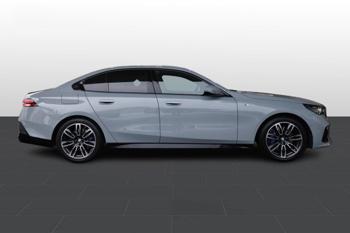 2025 BMW 5-Series - 7