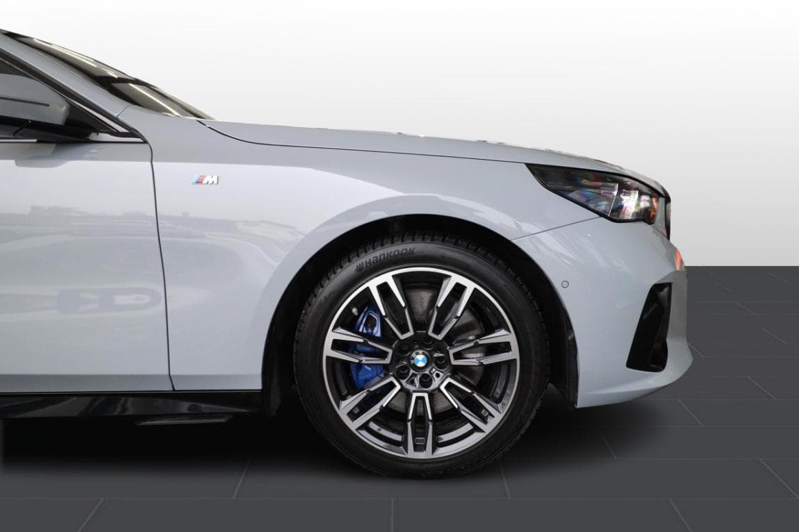 2025 BMW 5-Series - 13