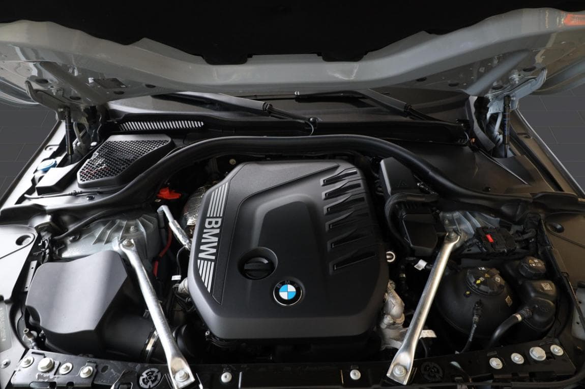 2025 BMW 5-Series - 17