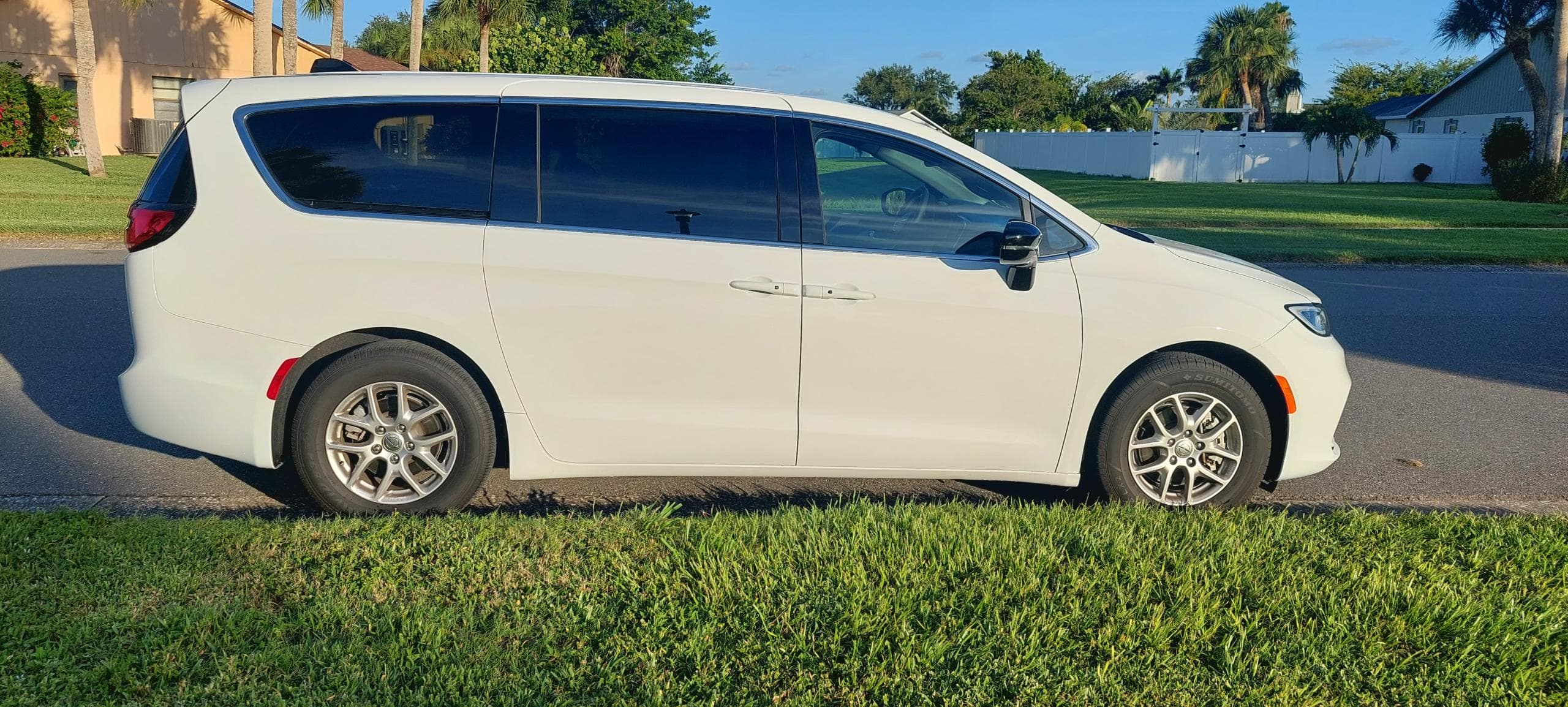 Chrysler PACIFICA - 9