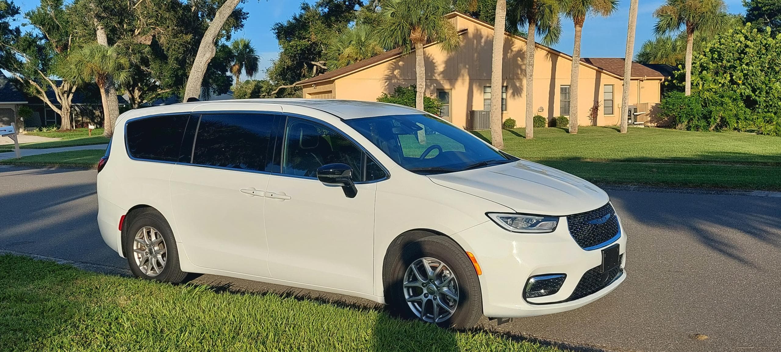 Chrysler PACIFICA - 10