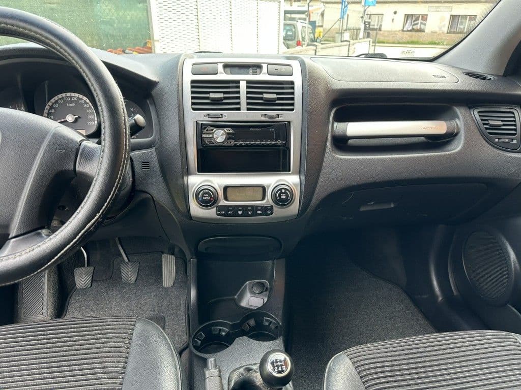 2006 Kia SPORTAGE - 12