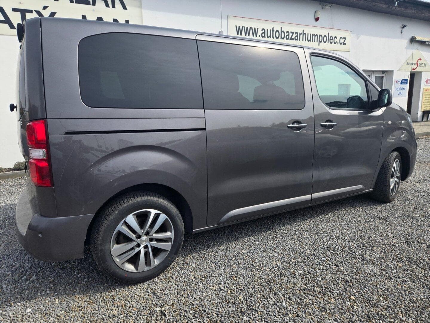 Peugeot TRAVELLER - 3