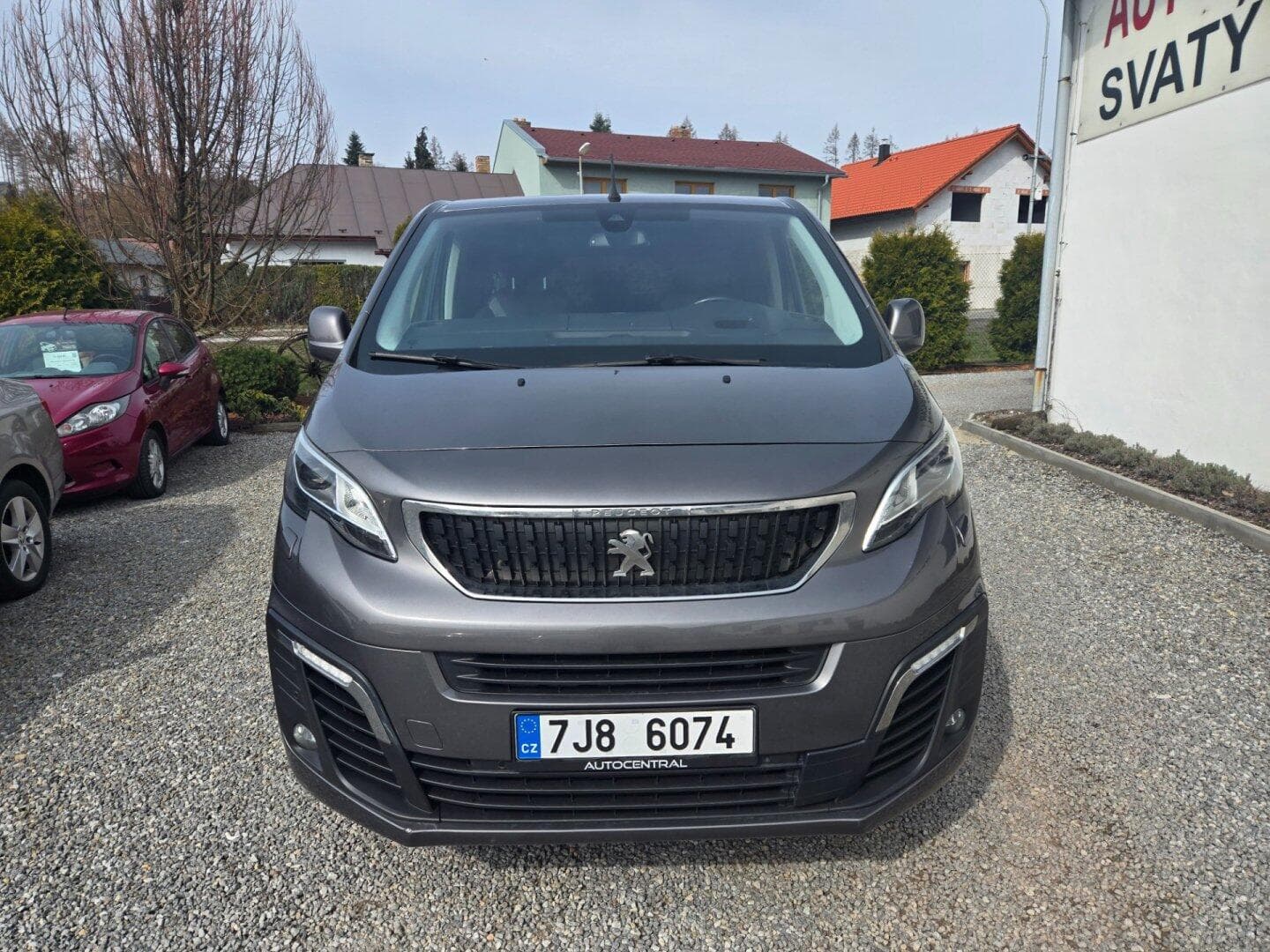 Peugeot TRAVELLER - 8