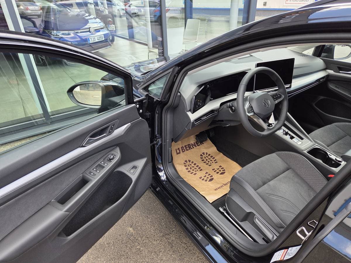 2025 Volkswagen GOLF - 8