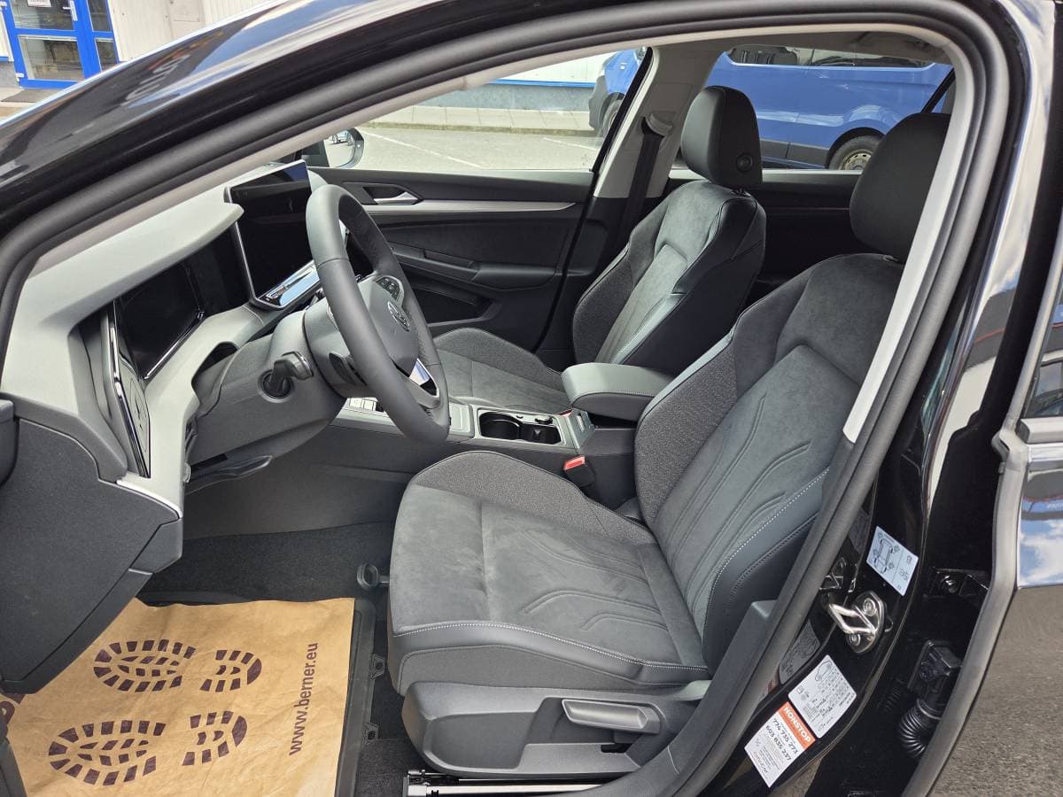 2025 Volkswagen GOLF - 9
