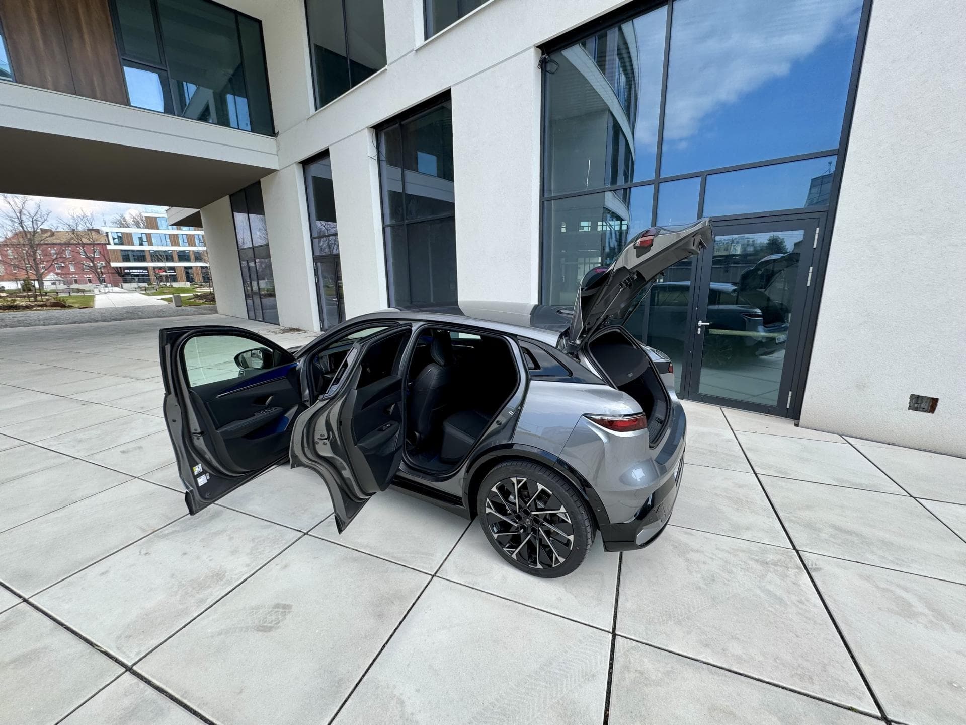 Renault MEGANE - 9
