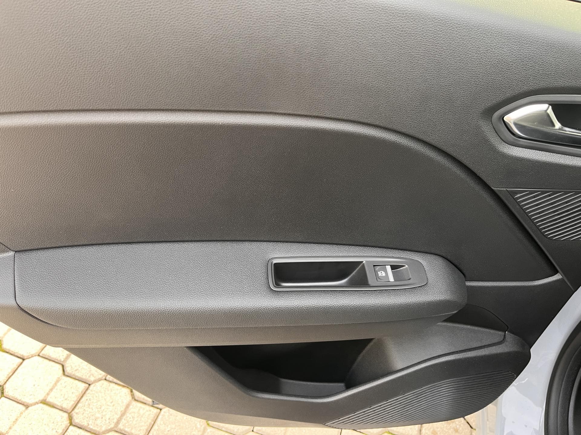 Renault CAPTUR - 10