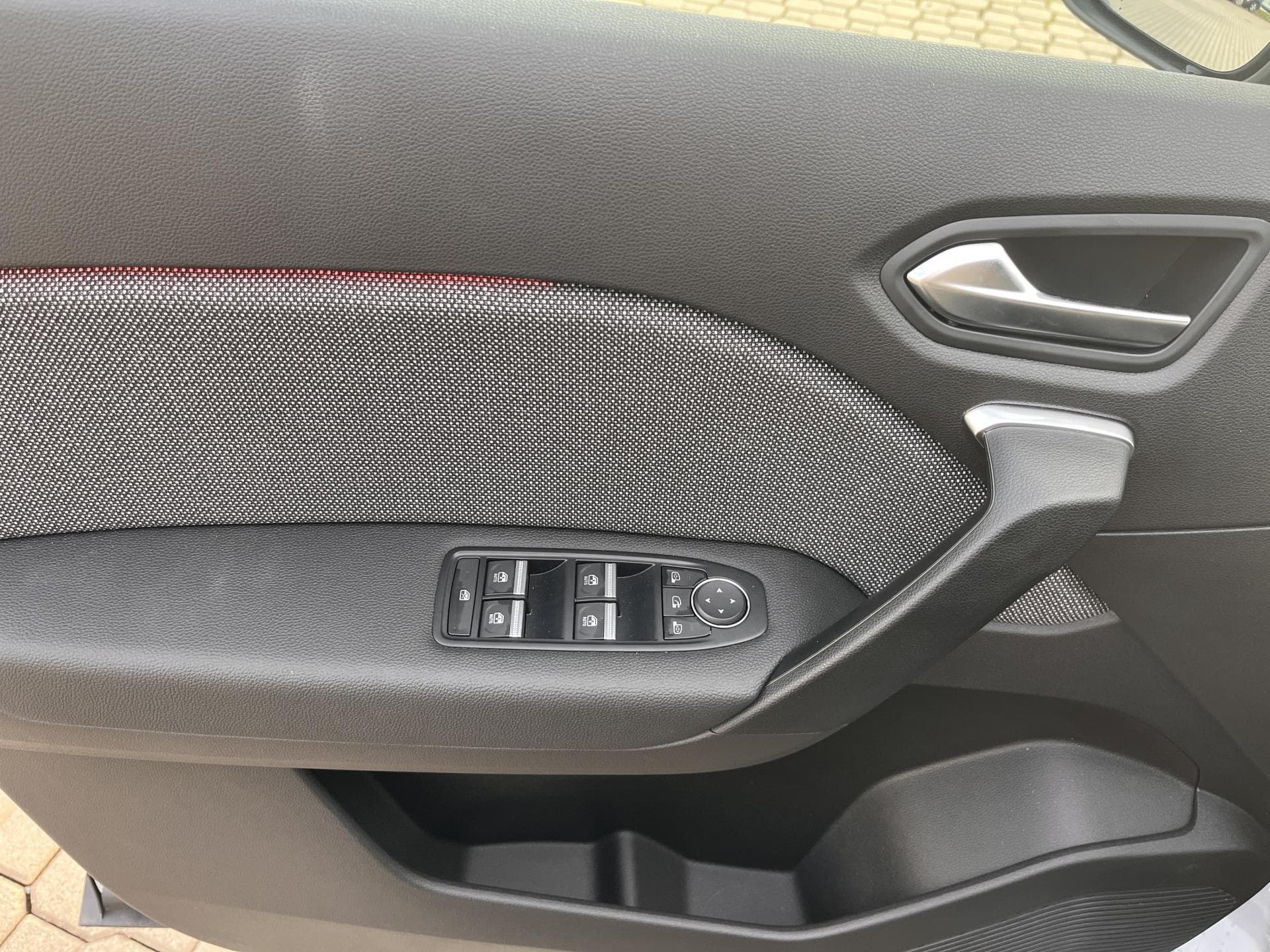 Renault CAPTUR - 9