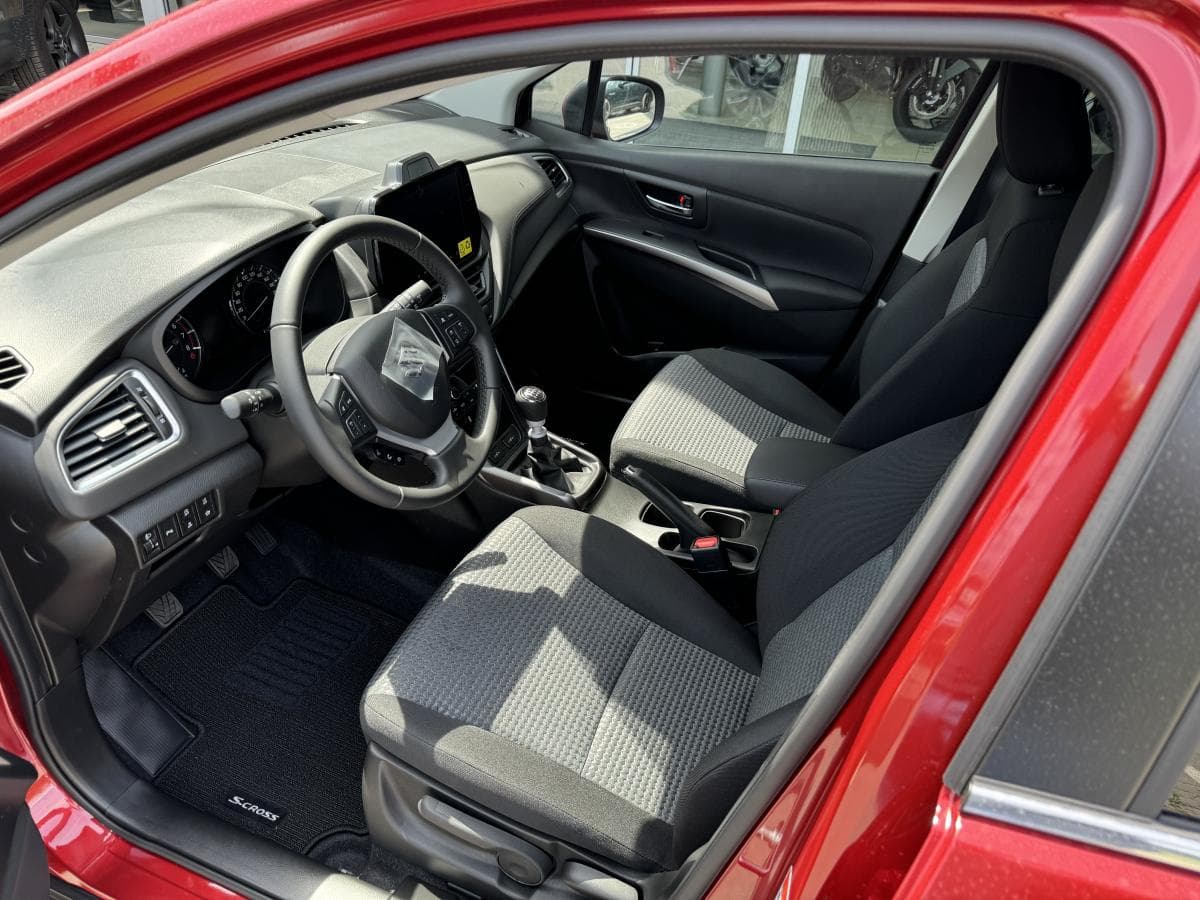 Suzuki S-Cross - 4