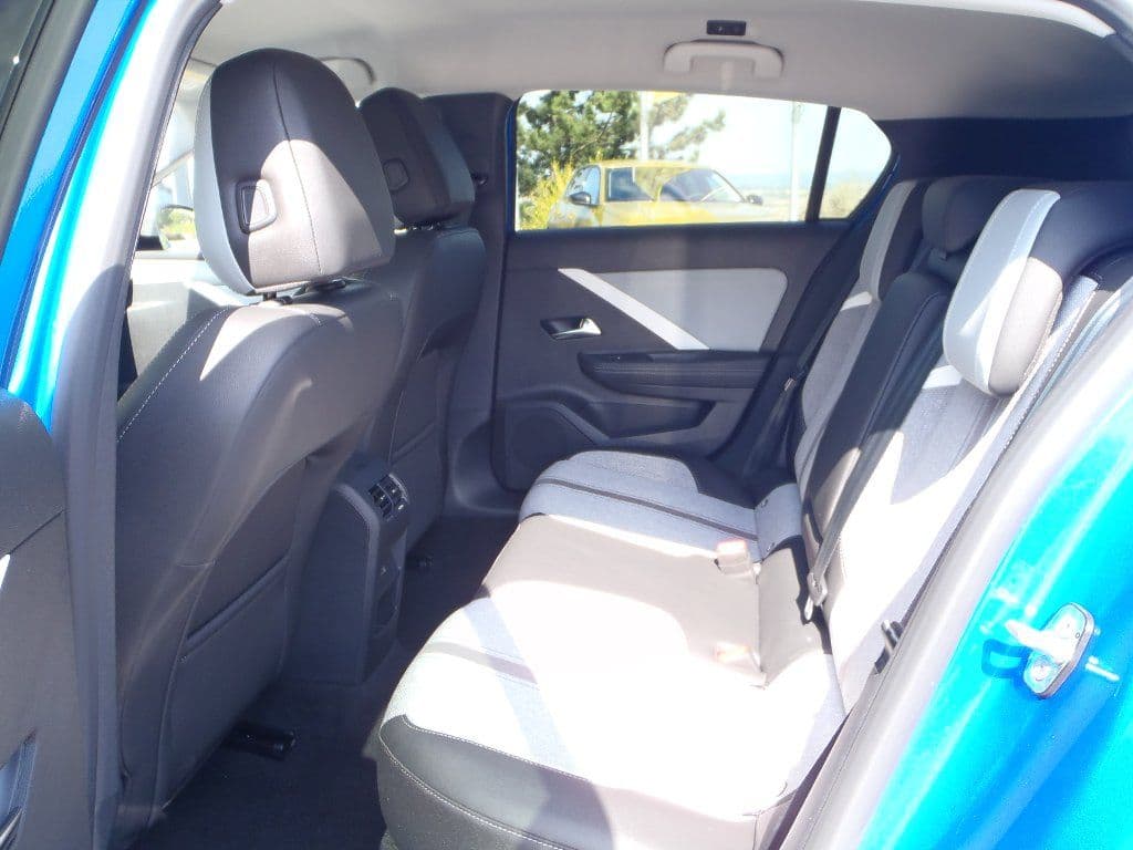 2023 Opel Astra - 11