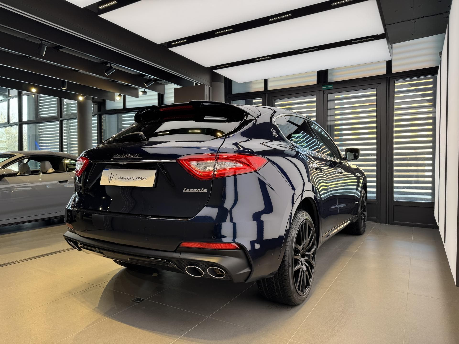 Maserati LEVANTE - 8