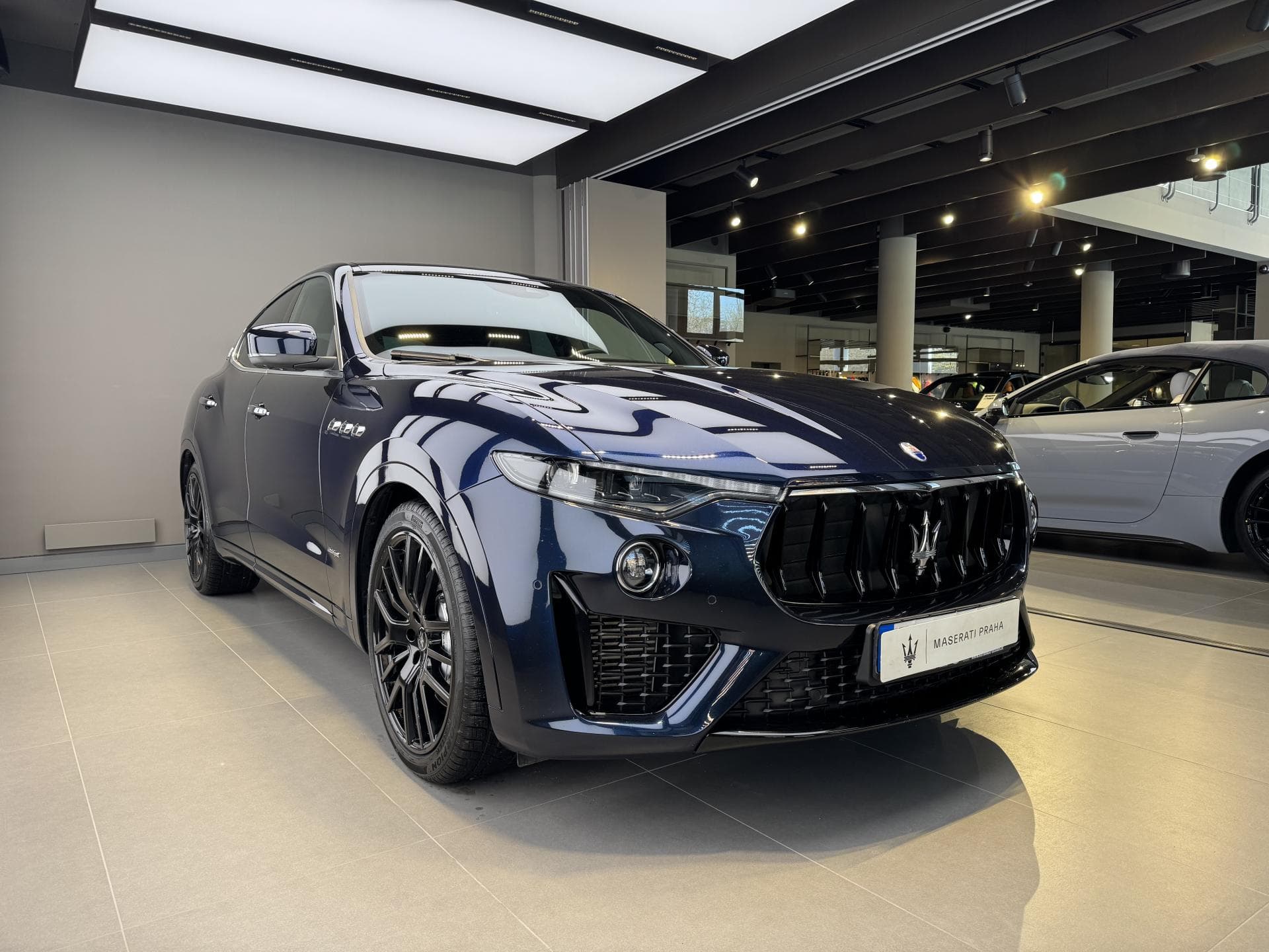 Maserati LEVANTE - 3