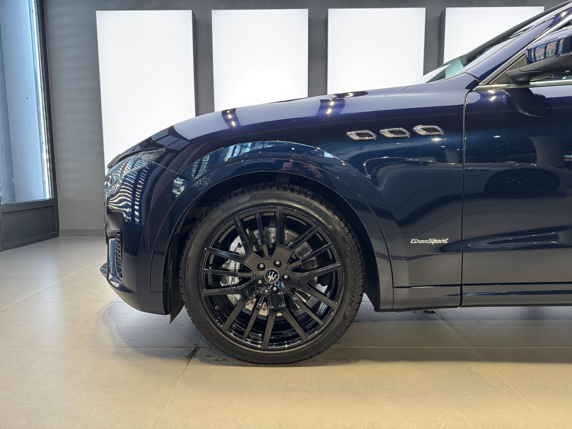 Maserati LEVANTE - 4