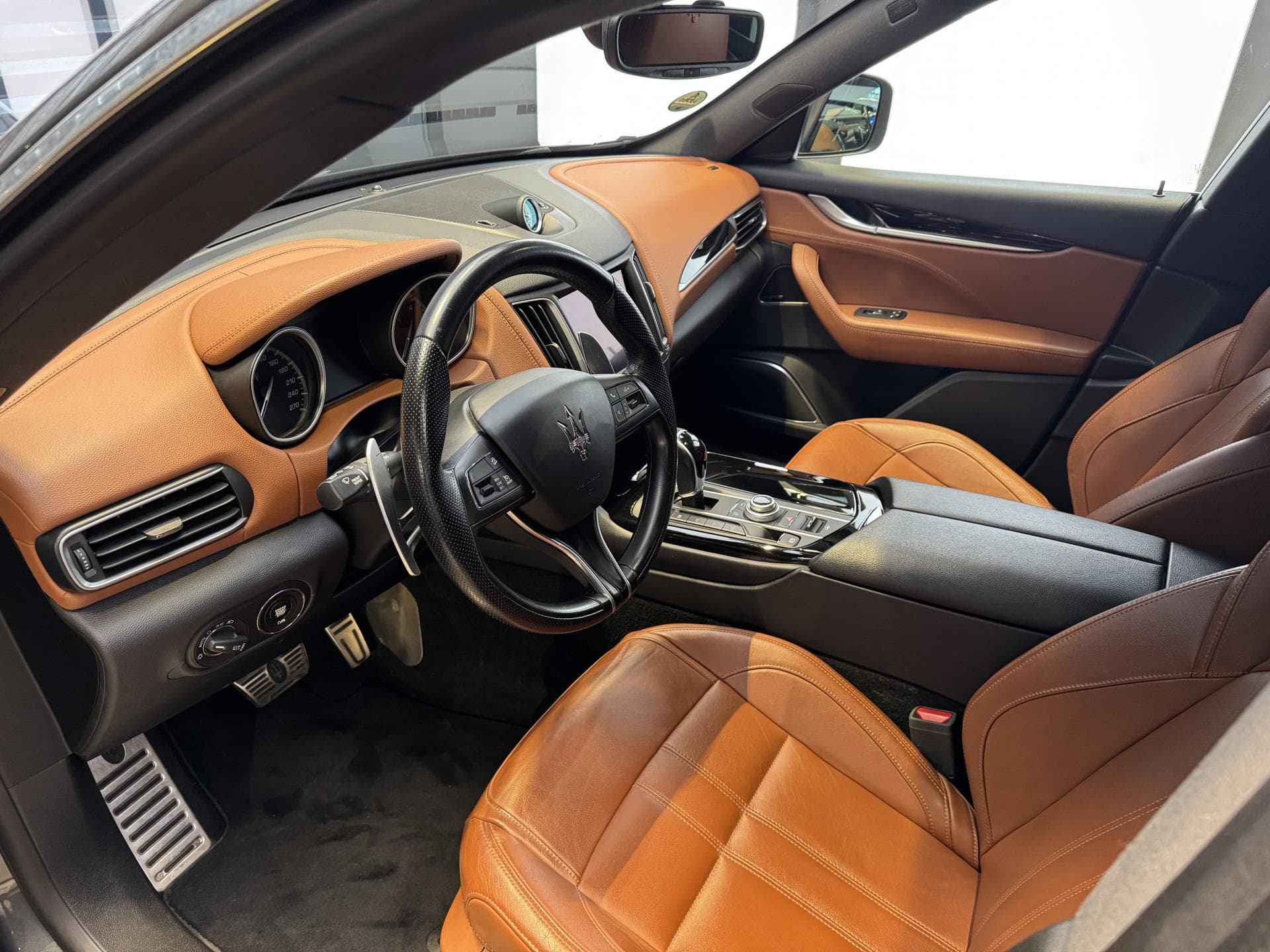 Maserati LEVANTE - 9