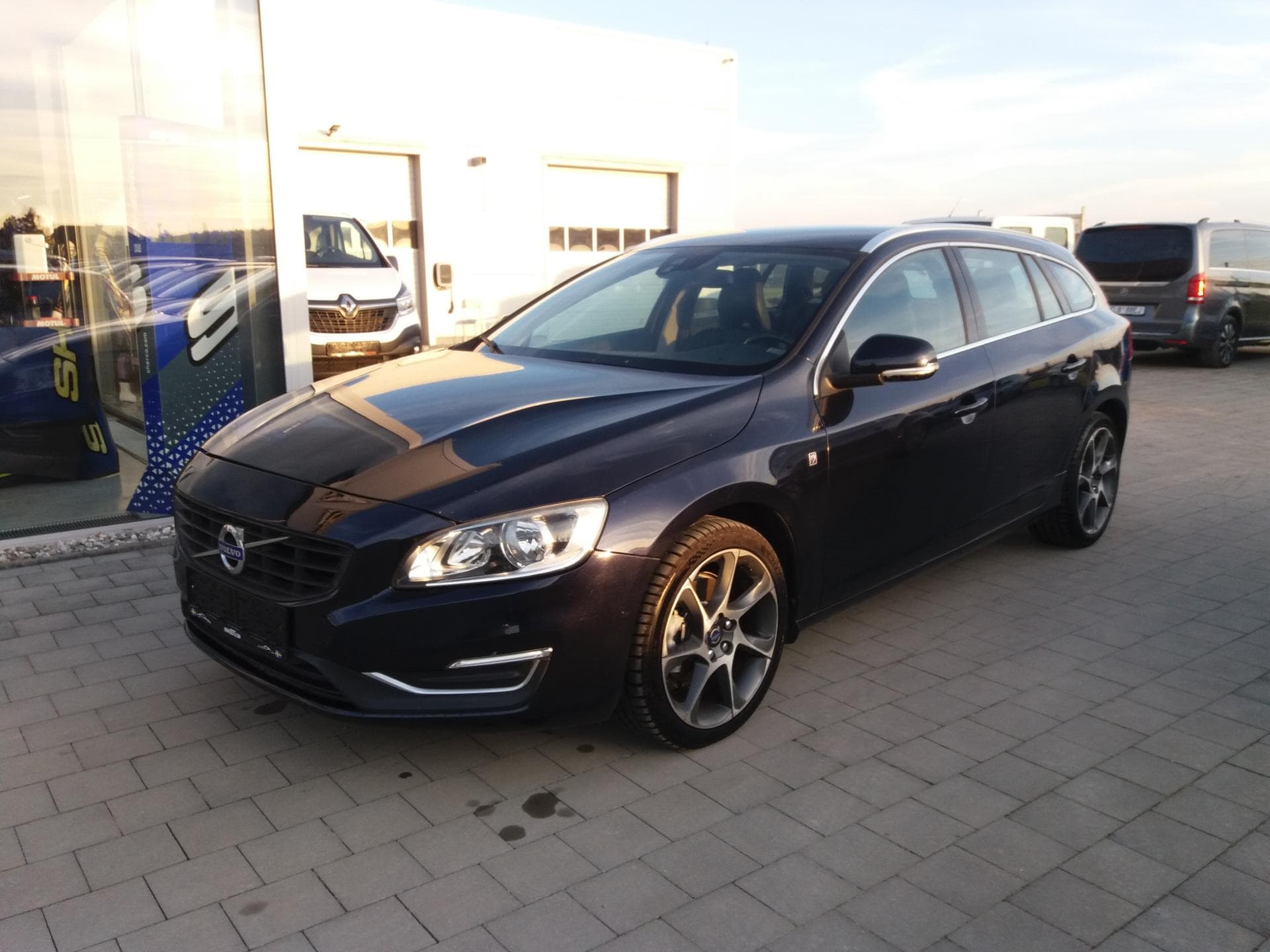 Volvo V60 2.0D,110kW,NAVI.KŮŽE !!!