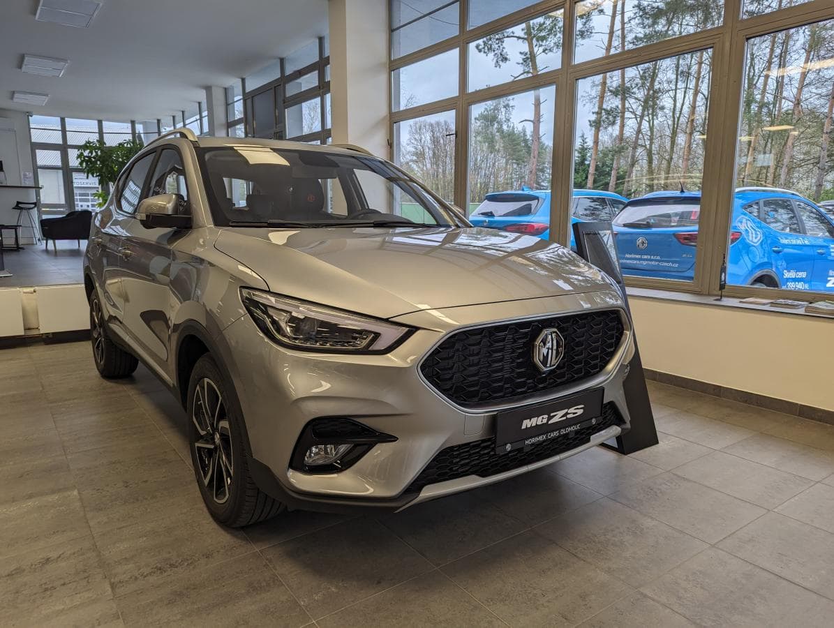 MG ZS 1.5 MT5 EMOTION PLUS