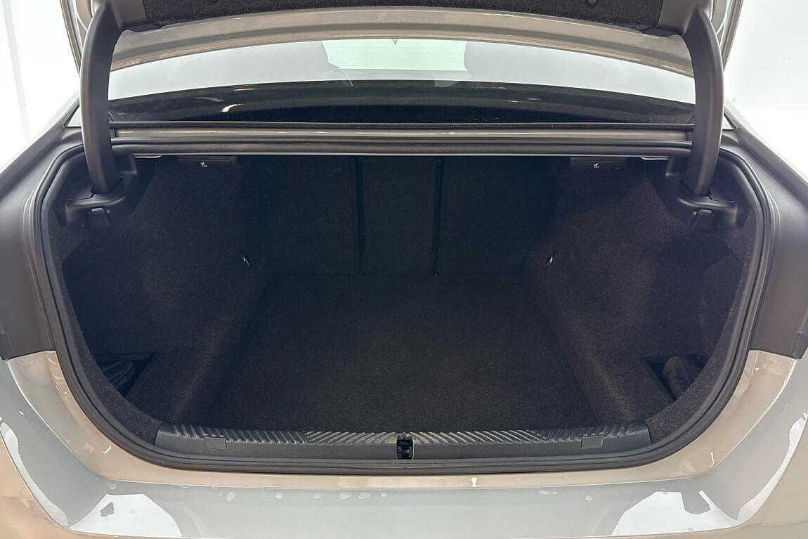 2024 BMW 5-Series - 9