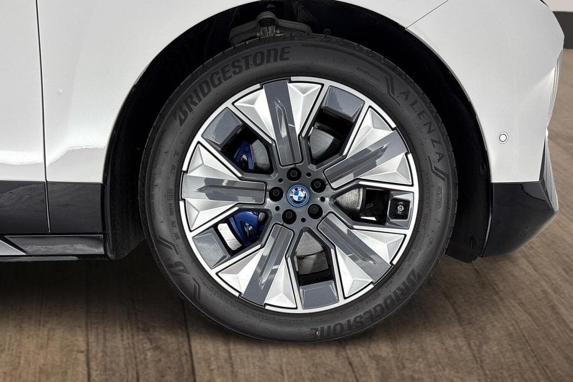 2023 BMW Ix - 5
