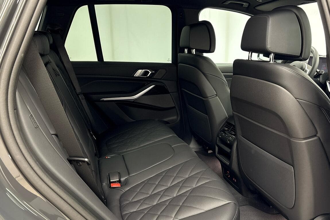 2025 BMW X5 - 11