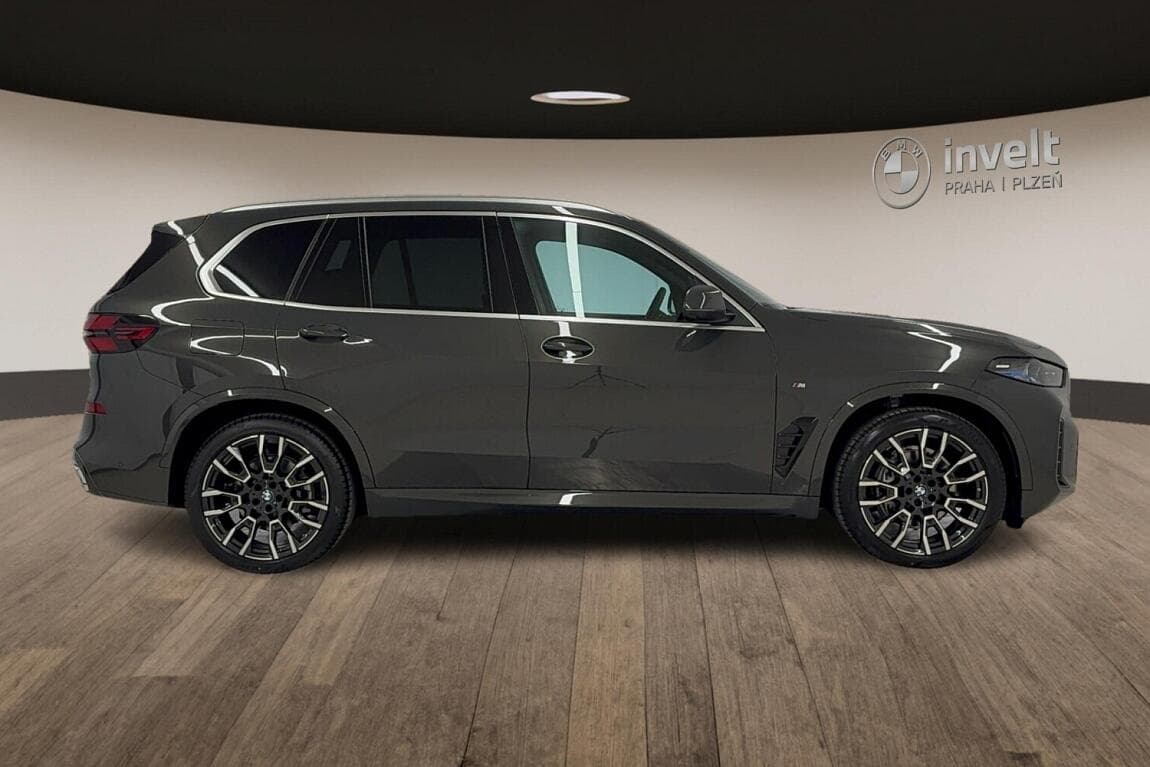 2025 BMW X5 - 2