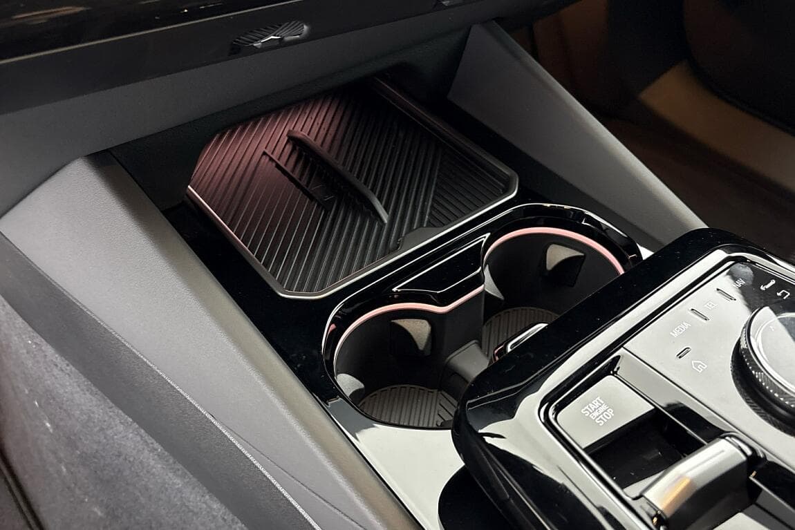 2025 BMW 5-Series - 21