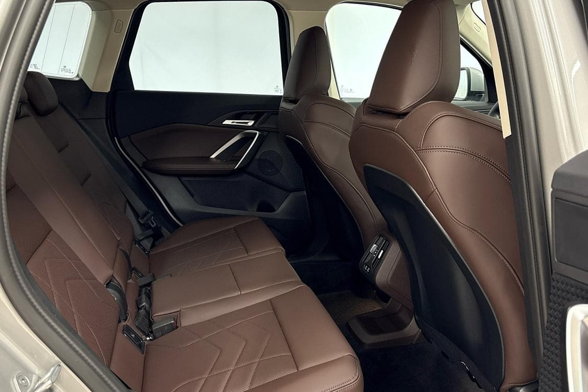 2025 BMW X1 - 12